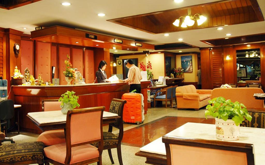 Silom Village Inn Bangkok Exterior foto