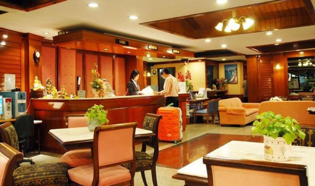 Silom Village Inn Bangkok Exterior foto