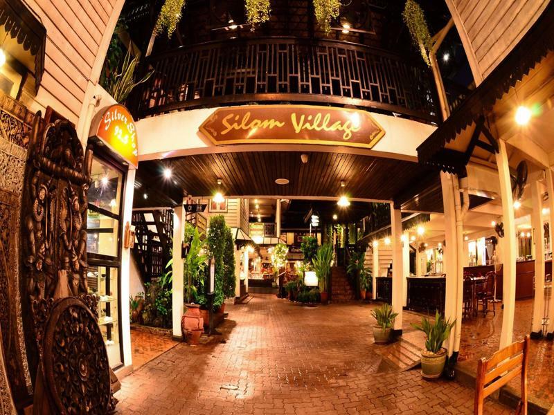 Silom Village Inn Bangkok Exterior foto