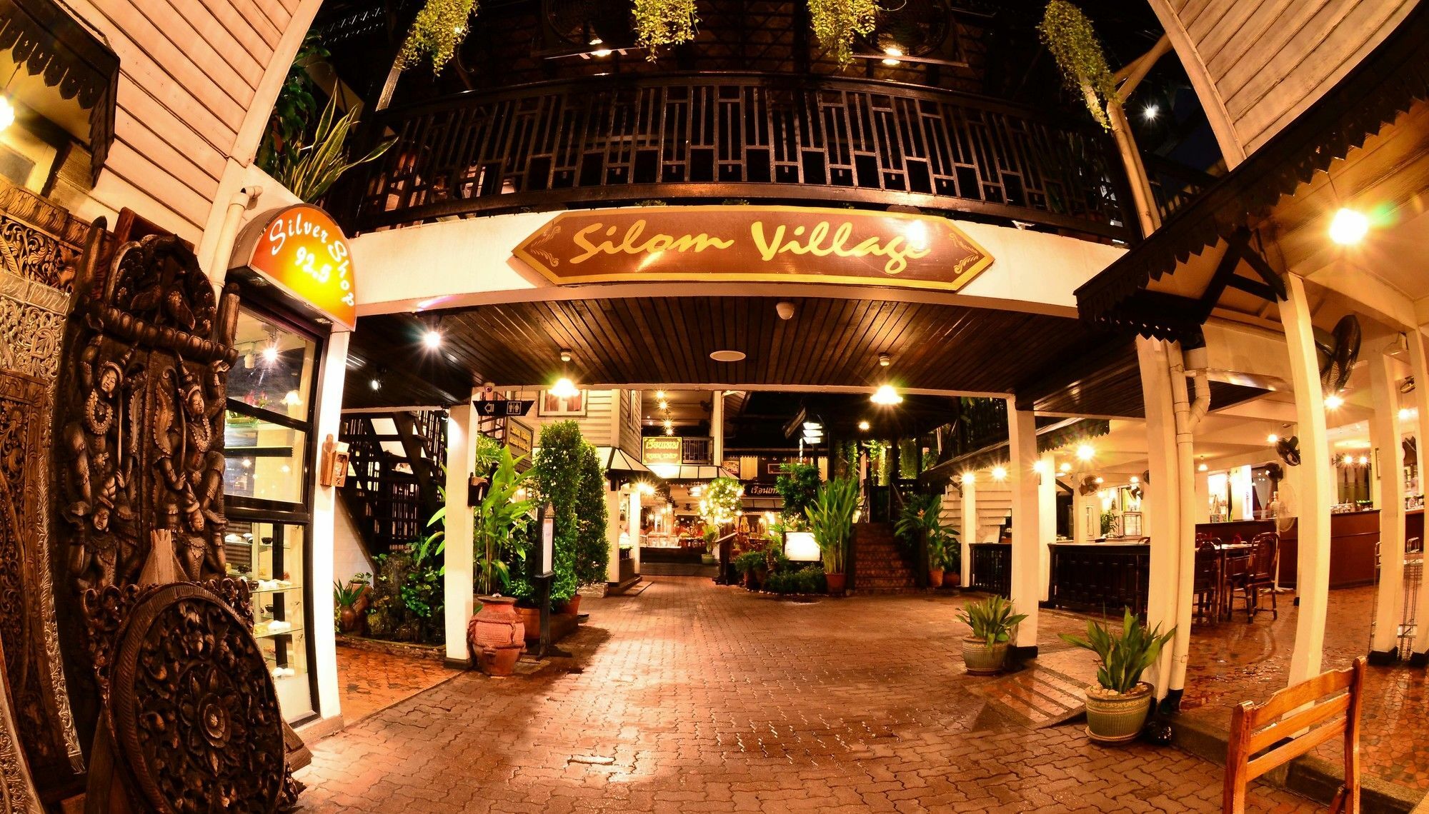 Silom Village Inn Bangkok Exterior foto