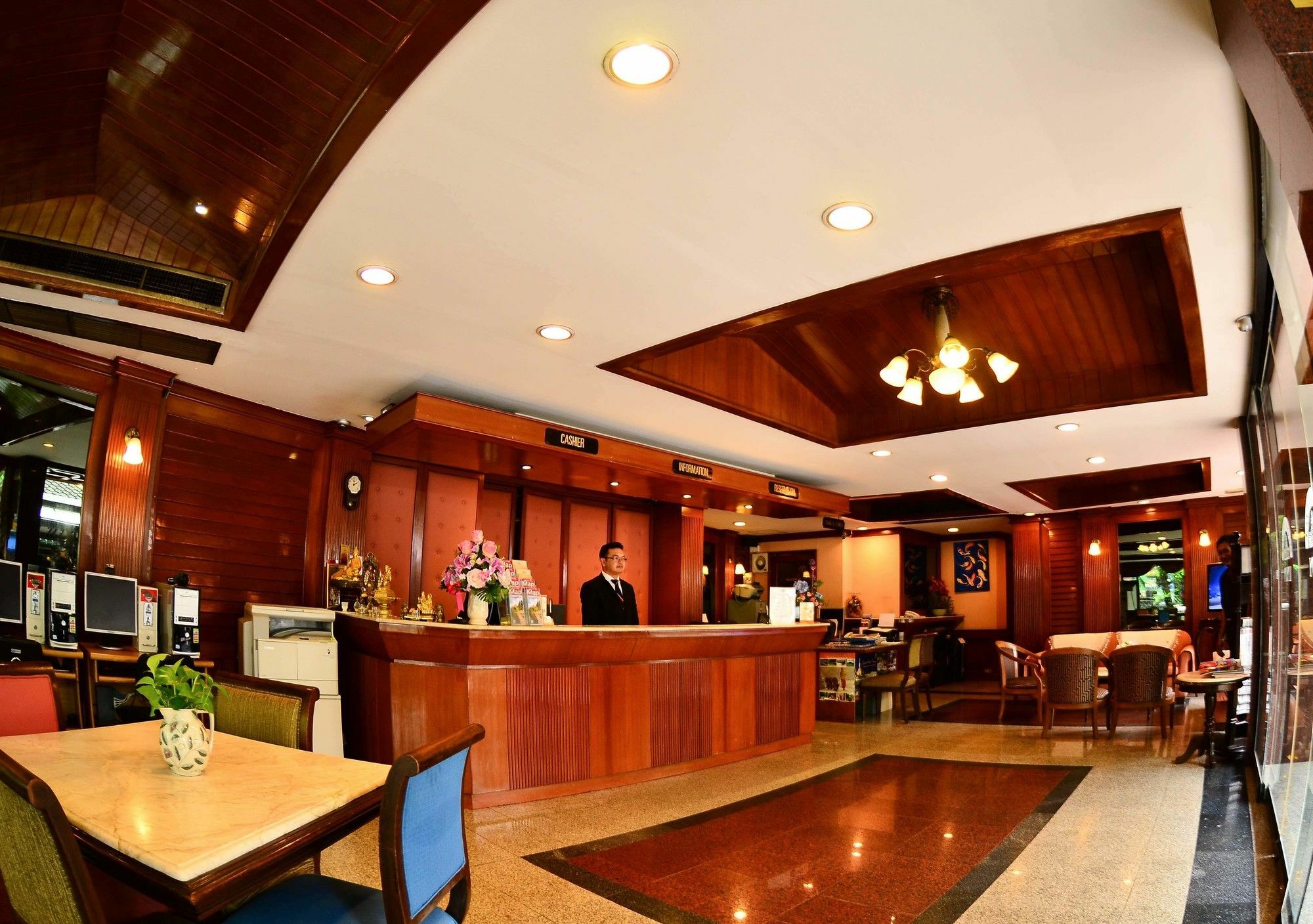 Silom Village Inn Bangkok Exterior foto