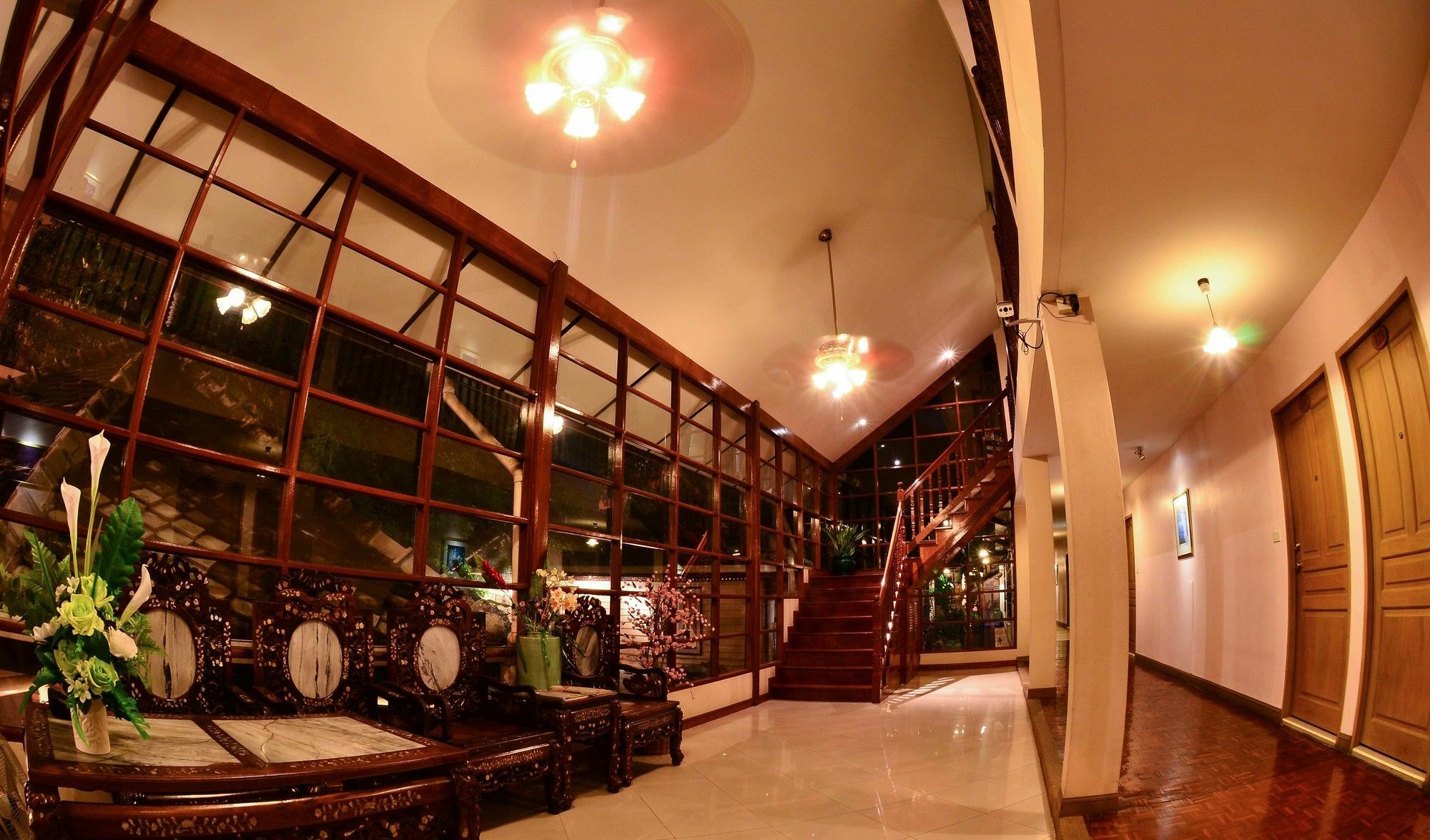 Silom Village Inn Bangkok Exterior foto