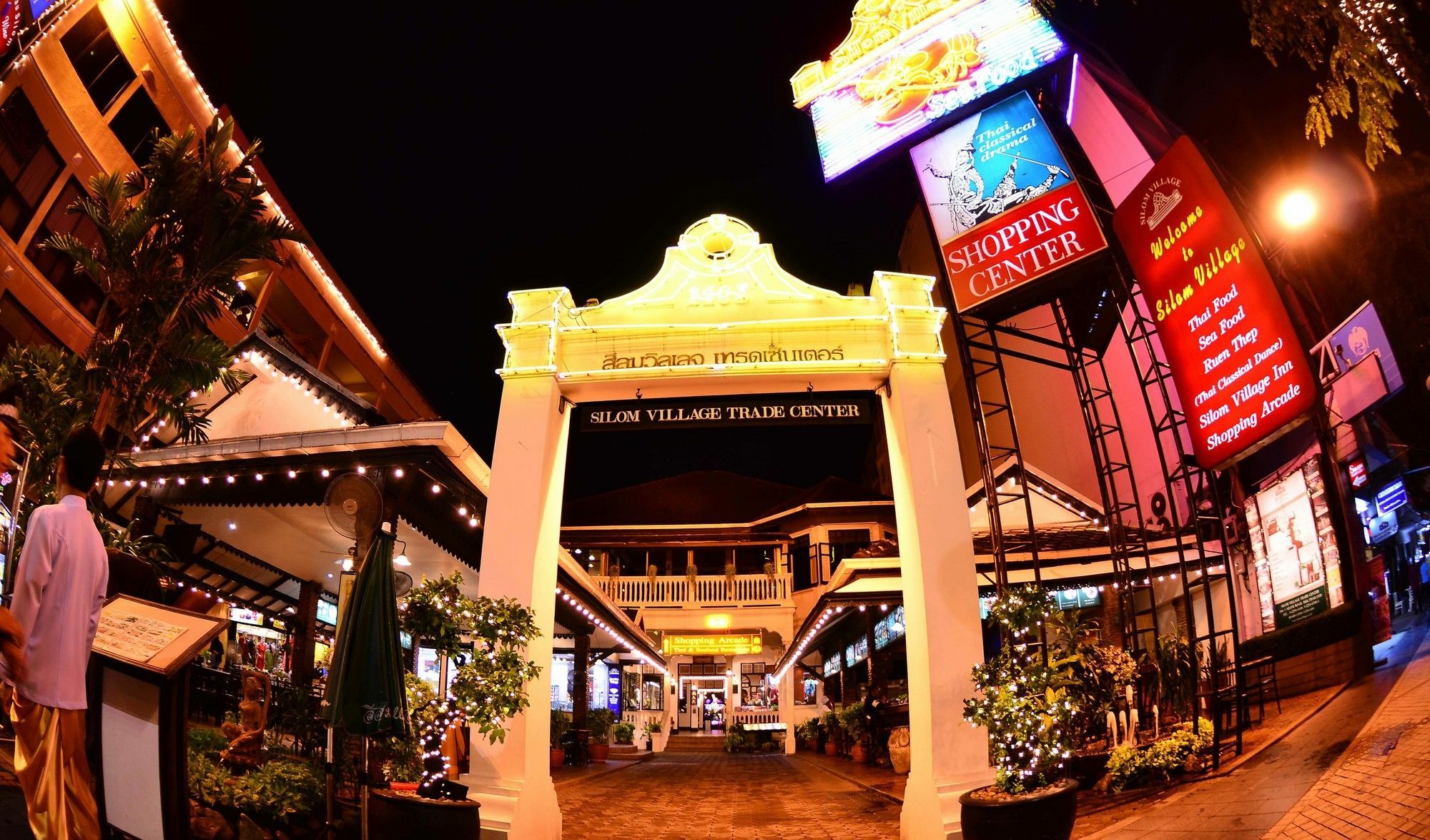 Silom Village Inn Bangkok Exterior foto