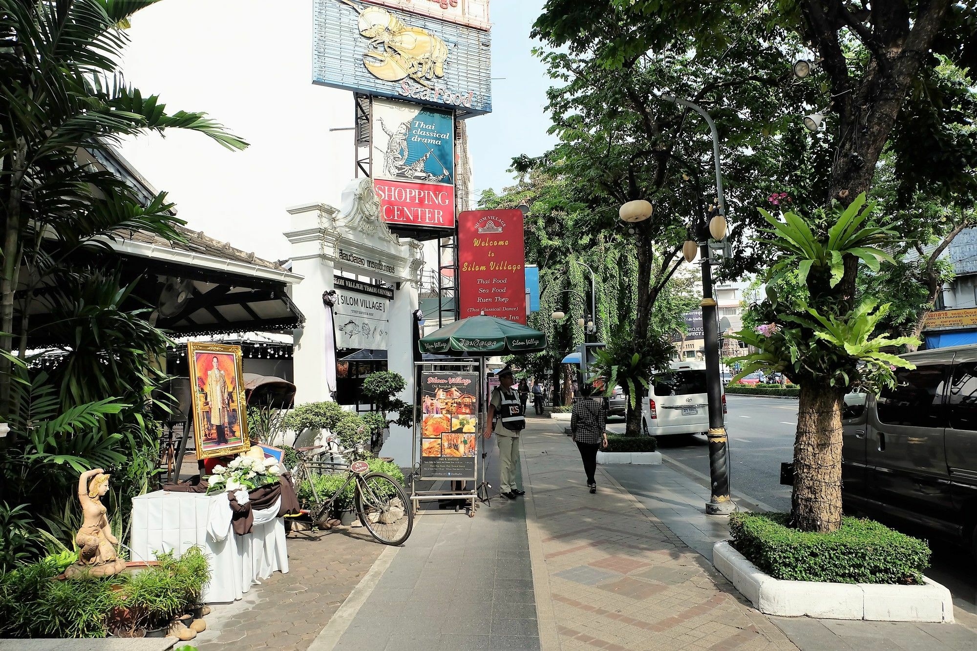 Silom Village Inn Bangkok Exterior foto