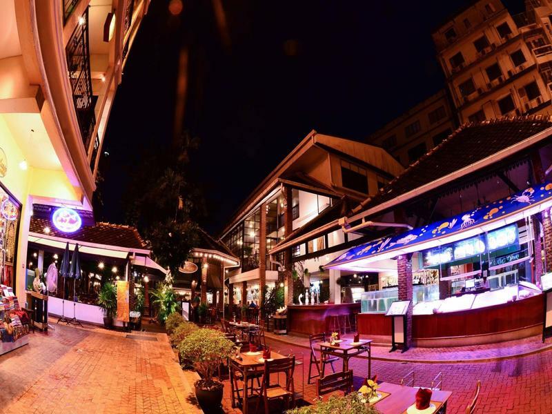 Silom Village Inn Bangkok Exterior foto